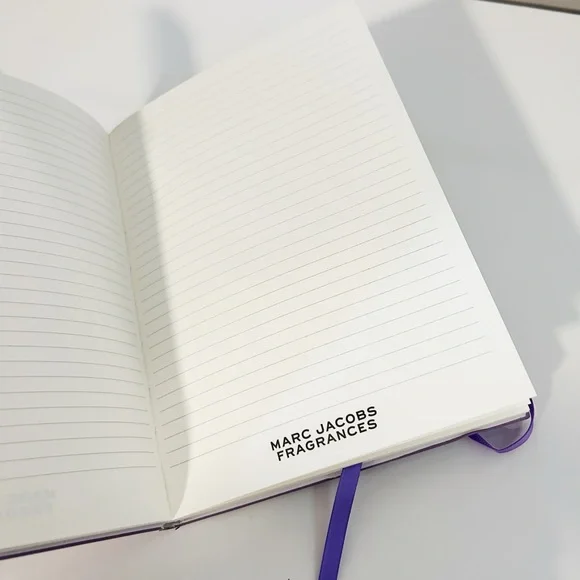 Marc Jacobs Notebook - Picture 3 of 4